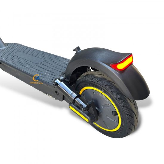 صورة سكوتر كهربائي برو ماكس